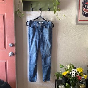 Levi’s 311 Shaping Skinny Jean